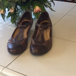 Earth Leather Comfortable Pumps